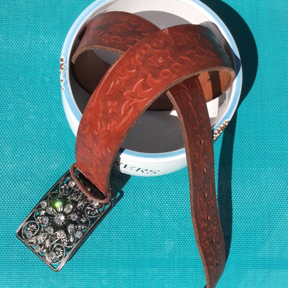 Guess Belt